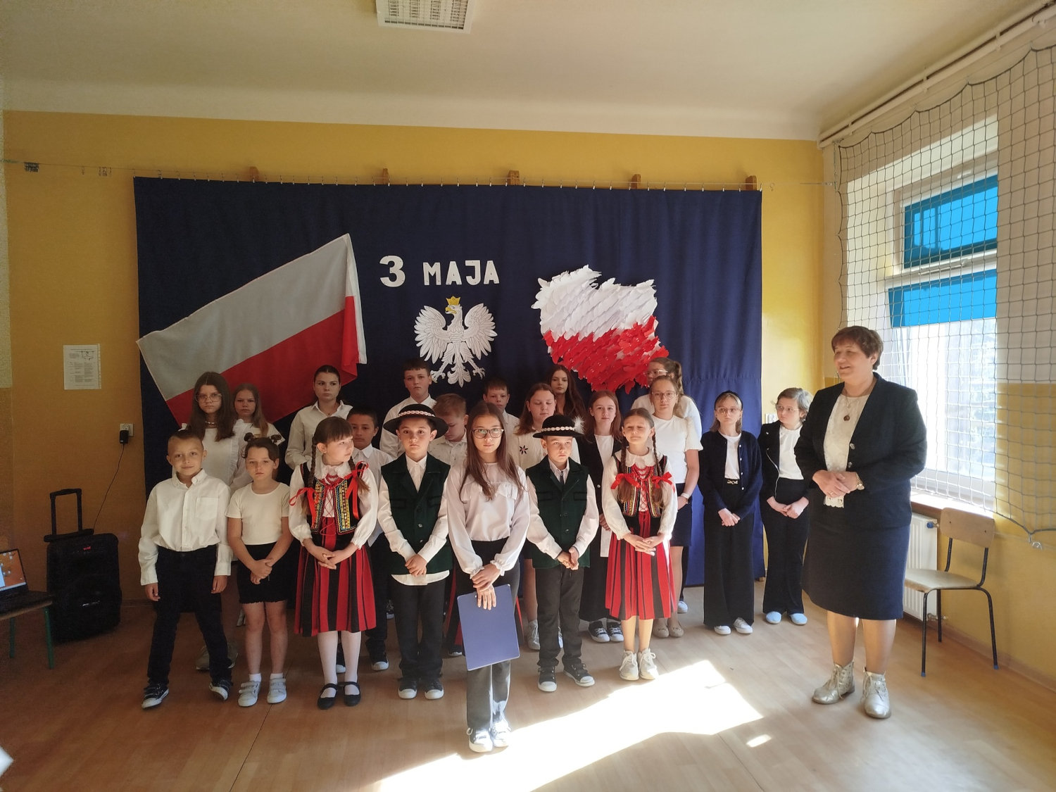 Występ patriotyczny w Publicznej Szkole Podstawowej im. Ofiar Katynia w Gierczycach