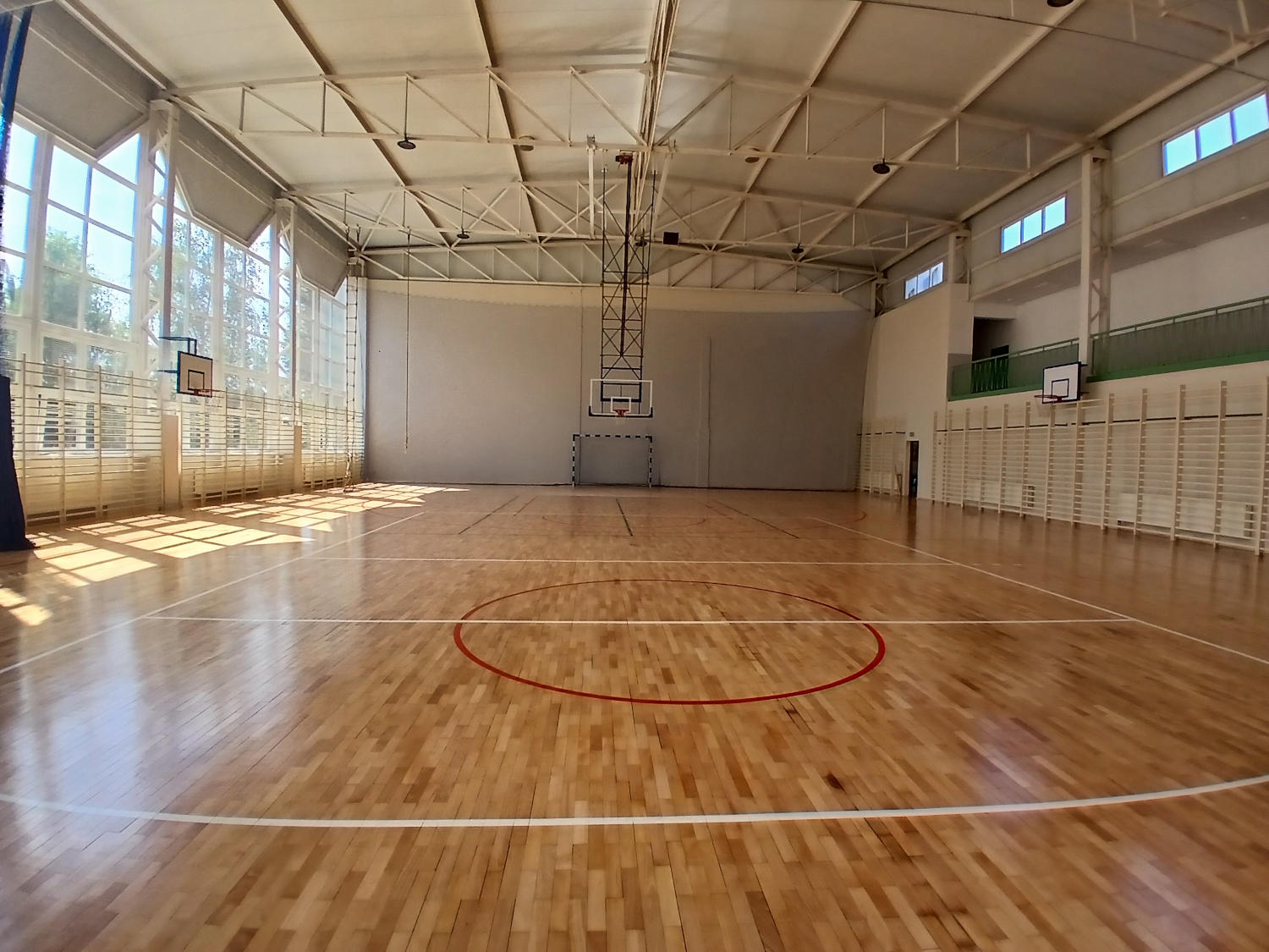 Uroczyste oddanie do użytku zmodernizowanej hali sportowej w Publicznej Szkole Podstawowej w Bidzinach