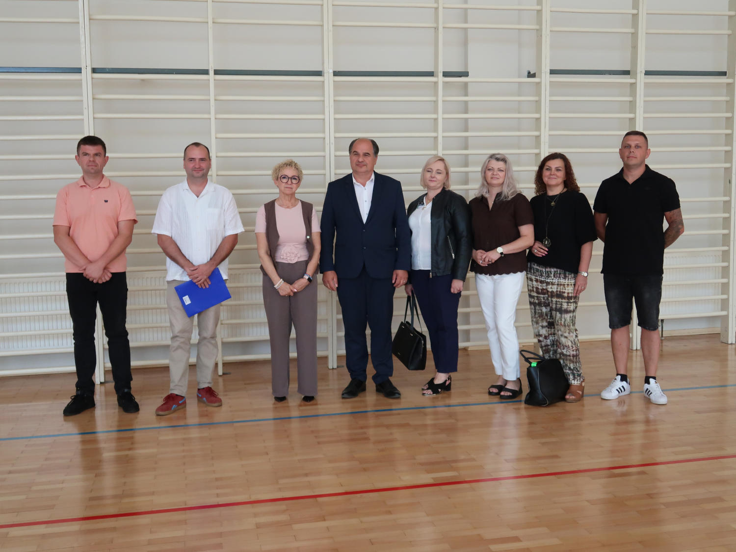 Uroczyste oddanie do użytku zmodernizowanej hali sportowej w Publicznej Szkole Podstawowej w Bidzinach